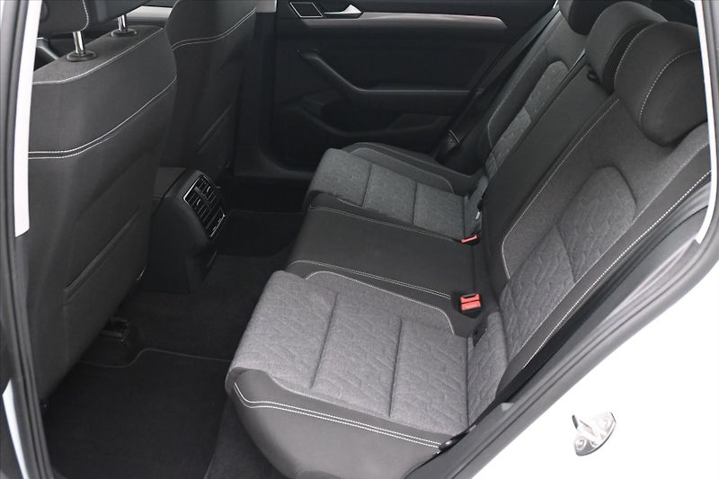 Volkswagen Passat 2,0 TDI 110 kW DSG Business Zá - fotka 14 z 33