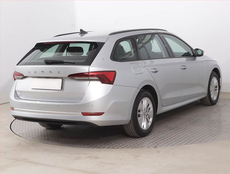 Škoda Octavia (2022) Ambition 2.0 TDI, ČR,1.maj - fotka 5 z 15