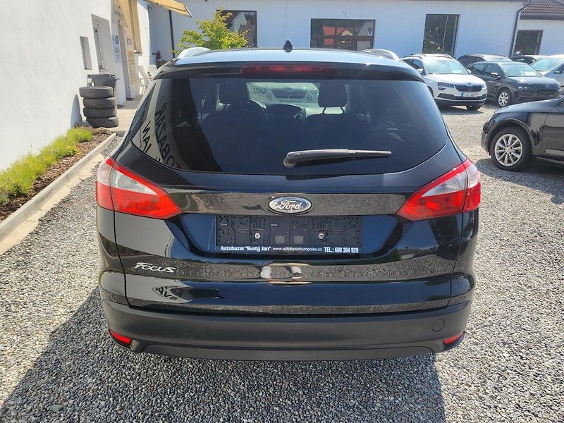 Ford Focus (2011) 1.6 i 16V Rozvody, Nová STK - fotka 4 z 23