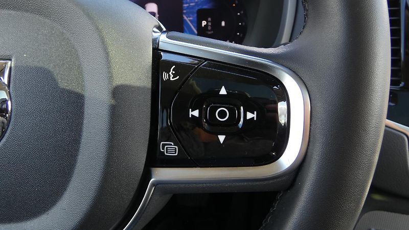 Volvo XC90 B5 AWD Plus Bright 7 míst - fotka 12 z 27
