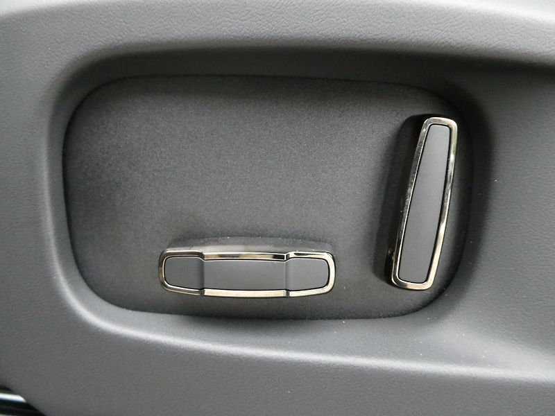 Land Rover Defender 110 4,4 OCTA P635 - fotka 10 z 48