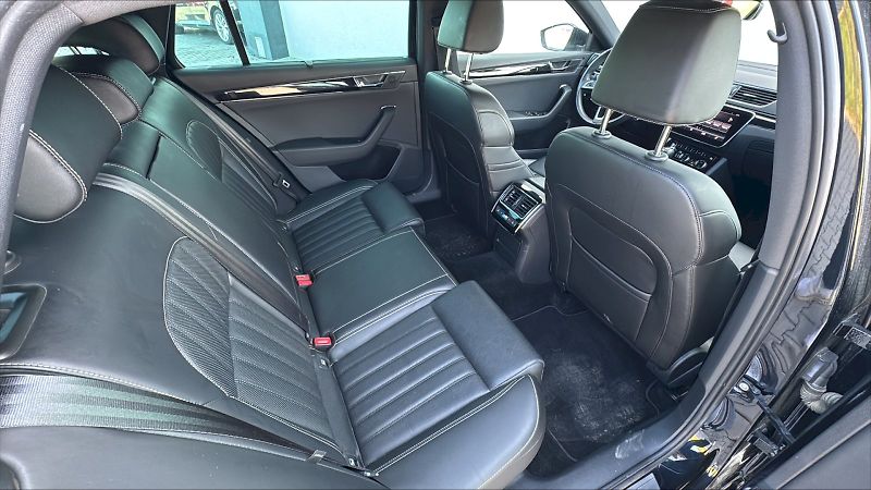Škoda Superb (2019) COM 4X4GRT L K TD 140/2.0 A7F - fotka 14 z 24
