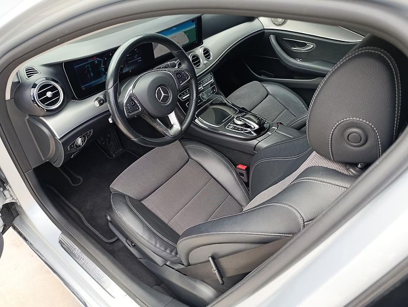 Mercedes-Benz Třídy E 220d 143kW 4MATIC ČR  - fotka 10 z 34