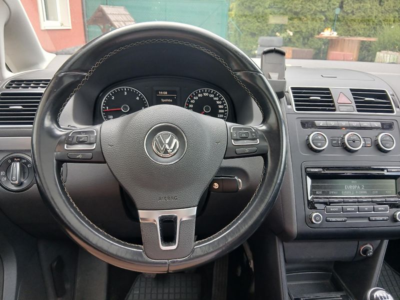 Volkswagen Touran 2.0 TDi - fotka 18 z 42