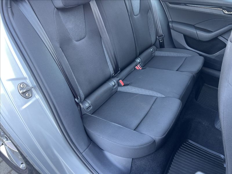 Škoda Octavia 2,0 TDI 85kW Active Combi - fotka 19 z 37