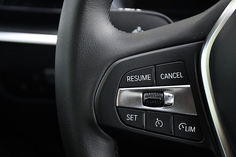 BMW i4 eDrive35 3L-ZÁRUKA  9tis.KM 1M - fotka 26 z 42