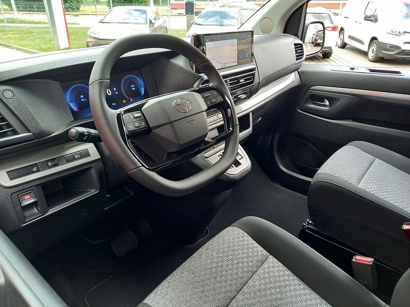 Toyota ProAce Verso 2,2 L2 Family - fotka 5 z 13