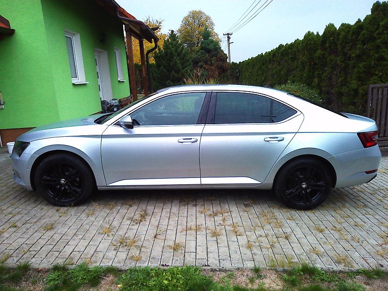 Škoda Superb 2.0 TDi Style 4x4 - fotka 2 z 22