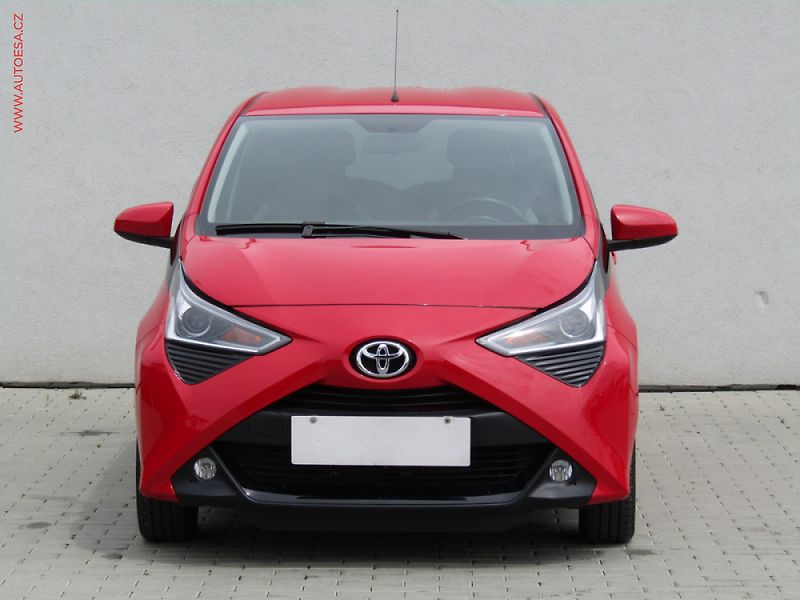 Toyota Aygo (2023) 1.0i - fotka 2 z 3