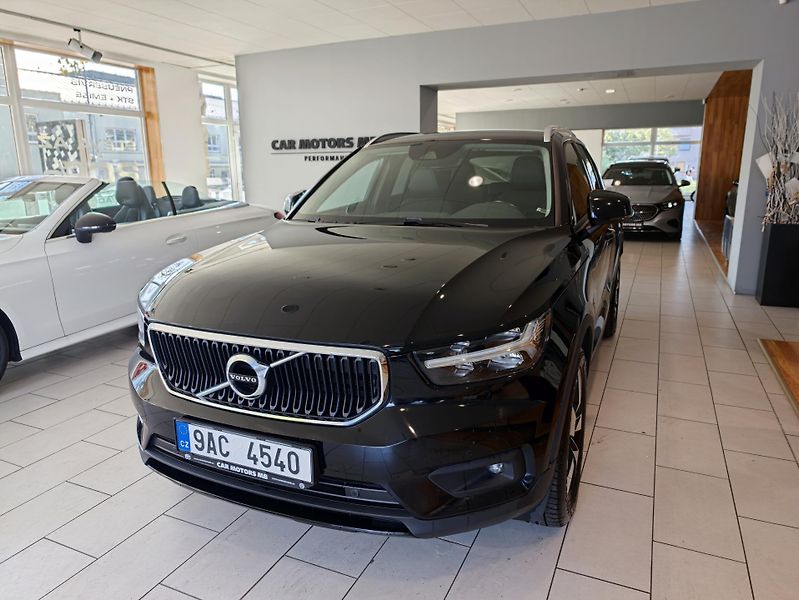 Volvo XC40  D3 AWD Momentum+Winter Pack - fotka 3 z 23