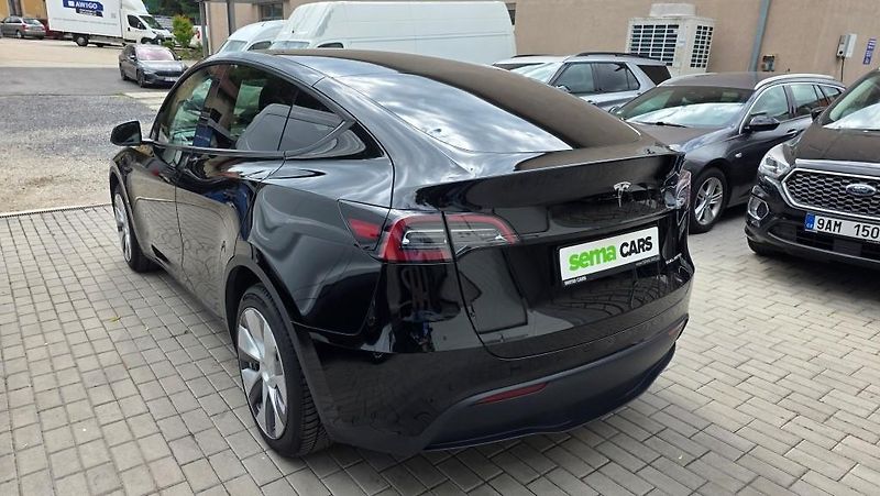 Tesla Model Y (2023) Long Range AWD DE SoH 92,9% - fotka 7 z 36