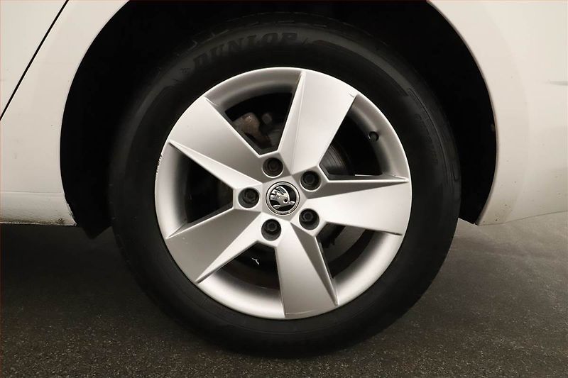 Škoda Octavia (2016) 1.6 TDI, Tempomat - fotka 13 z 13