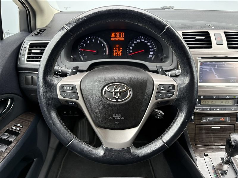 Toyota Avensis 1,8 VVT- i 108 KW AUTOMAT CZ - fotka 9 z 23