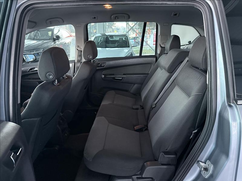 Opel Zafira 1,6   77kW,SERVISKA,7 MÍST - fotka 17 z 20