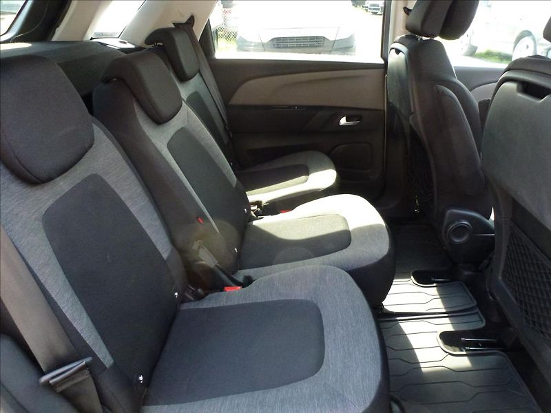 Citroën C4 Picasso 1,2 PureTech 130 6AUT  SpaceTo - fotka 32 z 54