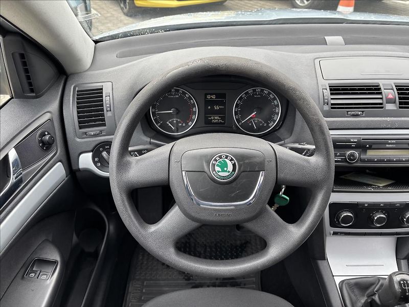 Škoda Octavia 1,9 TDI 77kW Ambiente - fotka 14 z 30