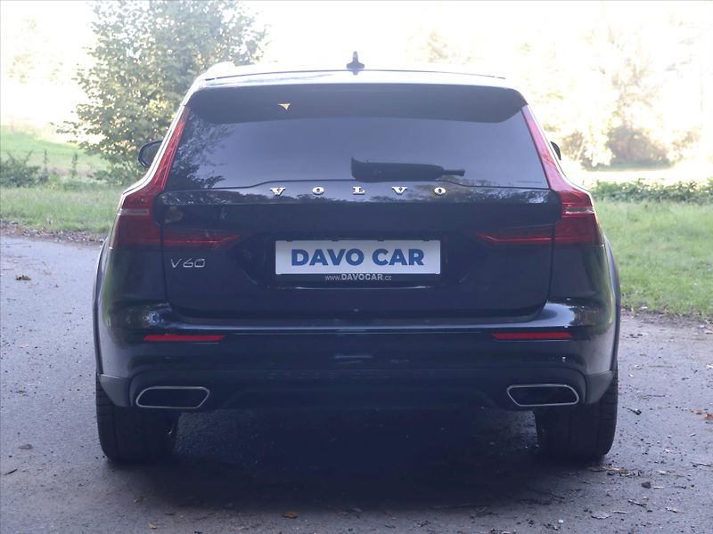 Volvo V60 2,0 B4 AWD Cross Country DPH - fotka 6 z 33