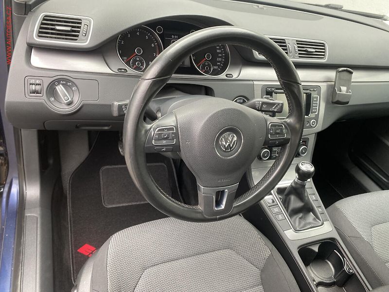 Volkswagen Passat (2012) 1.4 TSi, Comfortline, park - fotka 13 z 18