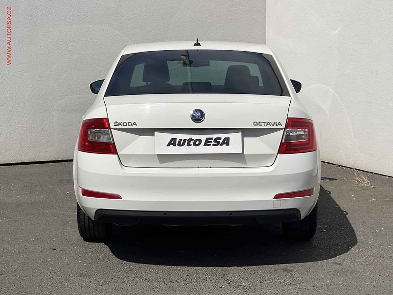Škoda Octavia (2014) 2.0 TDi, Elegance, navi, - fotka 5 z 19