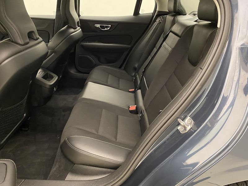 Volvo S60 T4 MOMENTUM AUT  - fotka 5 z 42