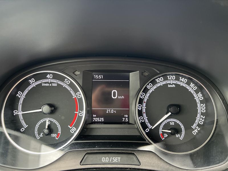 Škoda Fabia Style+ 1.0TSi KAMERA ČR 1.MAJ. - fotka 17 z 46