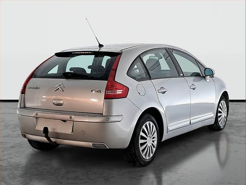 Citroën C4 (2005) Exclusive 1.6 HDi, nová STK - fotka 5 z 17