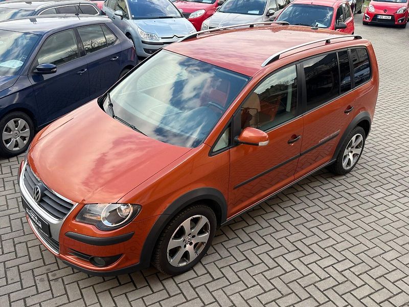 Volkswagen Touran (2011) 2.0 TDI - Cross - fotka 18 z 19