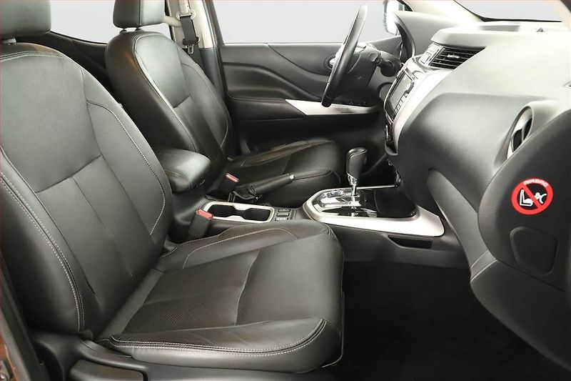 Nissan Navara (2019) 2.3 dCi, Navigace, Xenony - fotka 24 z 27