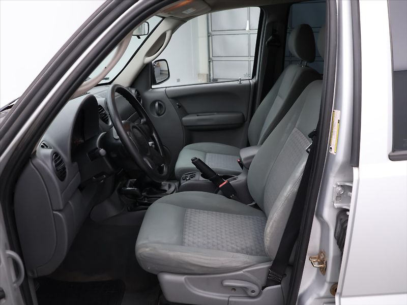 Jeep Cherokee 2,8 CRD 120kW 4x4 Limited Tažn - fotka 8 z 26