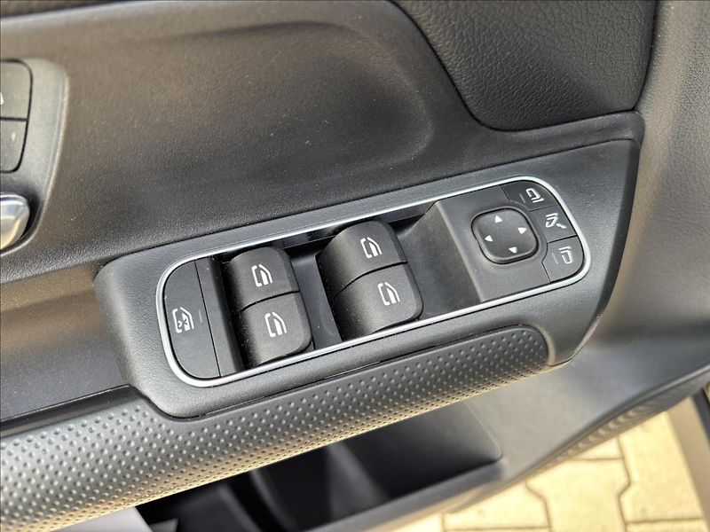 Mercedes-Benz GLB 2,0 200d 110kW 4Matic DCT - fotka 20 z 45