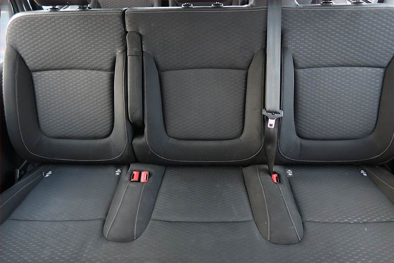 Opel Vivaro (2016) 1.6 BiCDTI, Bus, 8Míst, ČR - fotka 10 z 16