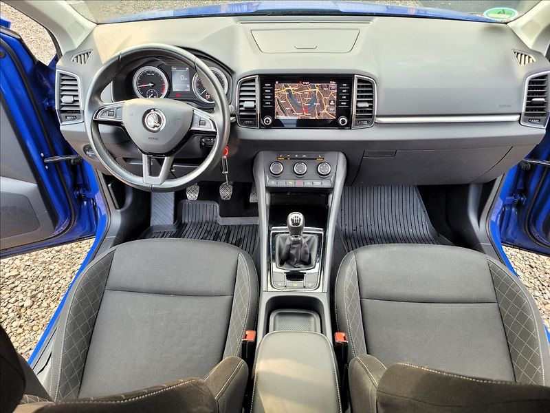 Škoda Karoq 1,6 tdi,navi,výhřev,klima,alu - fotka 19 z 50