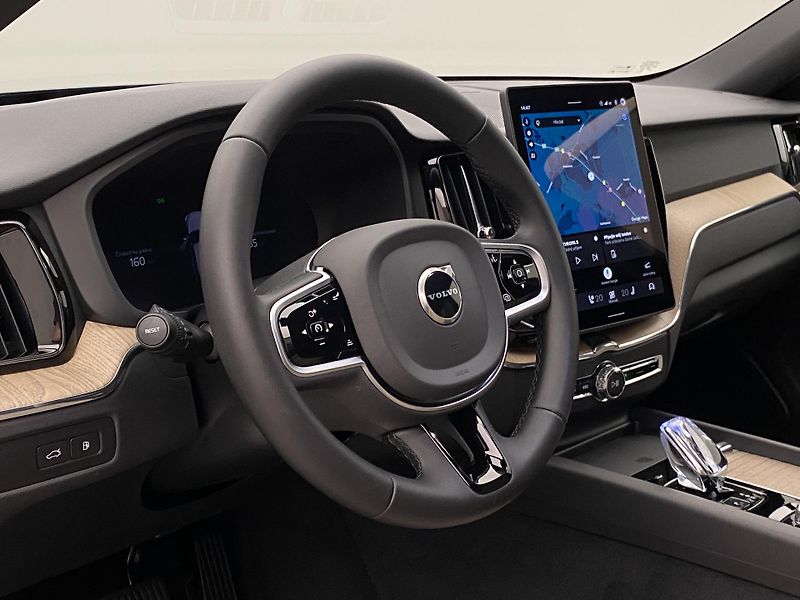 Volvo XC60 T6 AWD DARK PLUS AUT CZ - fotka 19 z 59