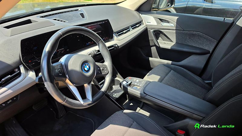 BMW iX1 (2023) xDrive30 | SOH BMS 99 % - fotka 6 z 9