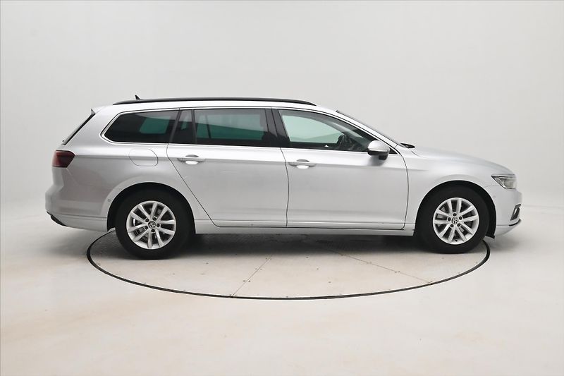 Volkswagen Passat 2,0 TDI 110kW DSG Business Zár - fotka 4 z 31