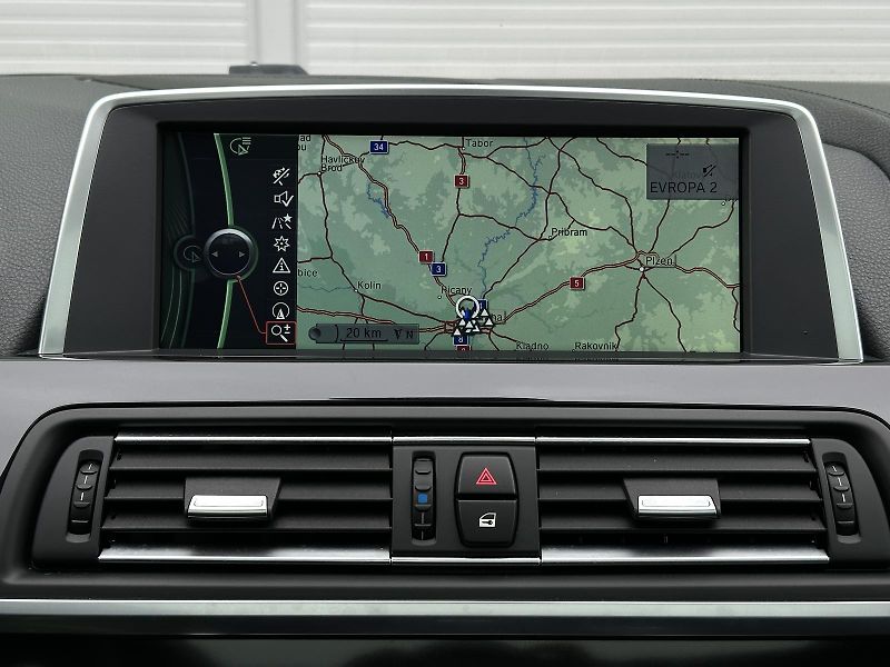 BMW Řada 6 640d Coupé 8AT 230kW Head-Up K - fotka 27 z 42