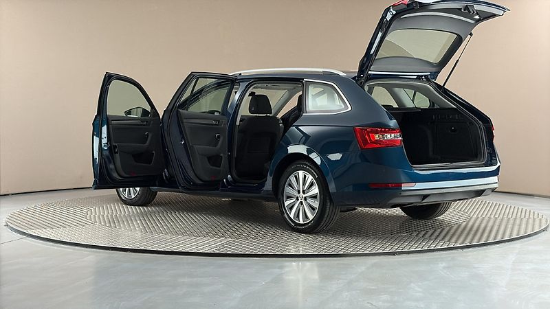 Škoda Superb 2.0 TDI DSG Style Combi - fotka 7 z 27
