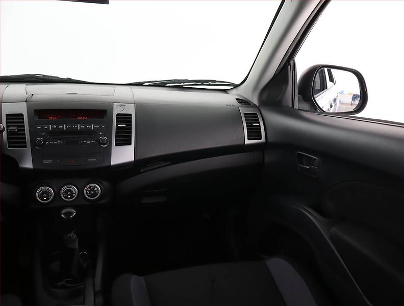 Mitsubishi Outlander (2009) 2.4 MIVEC, po STK, jezdí dobře - fotka 8 z 16