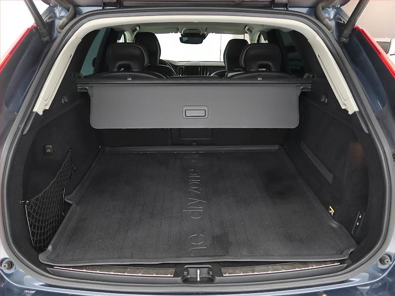 Volvo XC60 (2019) Summum B5 AWD - fotka 14 z 22