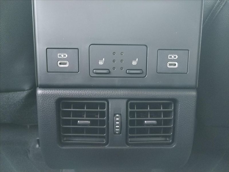Toyota bZ4X (2025) BEV 71,4 kWh  EXECUTIVE AWD - fotka 8 z 12