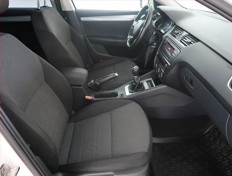 Škoda Octavia (2013) 1.6 TDI, Tempomat - fotka 9 z 18