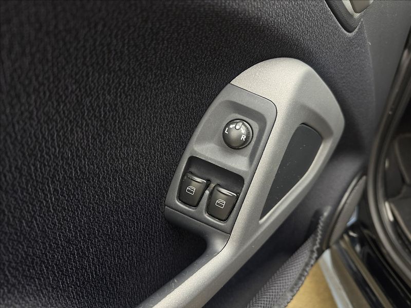 Smart Fortwo 1,0 AUTOMAT DPH NOVÁ STK ČR - fotka 22 z 28