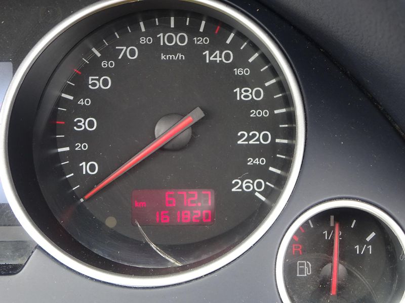 Audi A4 (2003) 1.8T 120kW KABRIO MANUÁL - fotka 7 z 17