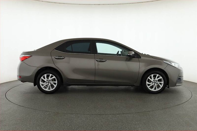 Toyota Corolla (2019) 1.6 Valvematic, ČR,1.maj - fotka 6 z 17