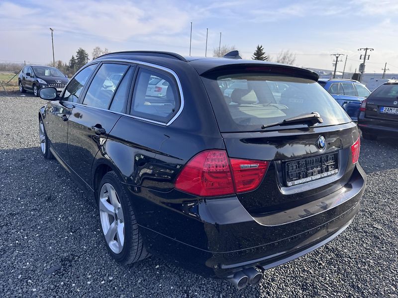BMW Řada 3 330D, 180 kW, xDrive, kombi - fotka 8 z 25