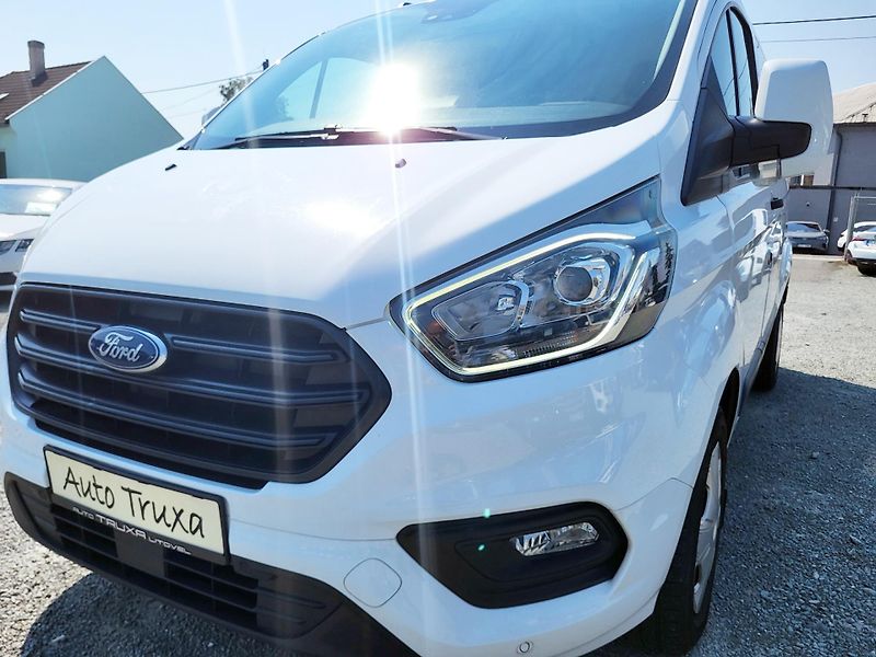Ford Transit Custom 2.0 EcoBlue mHEV 96kW 6míst L2 - fotka 31 z 47