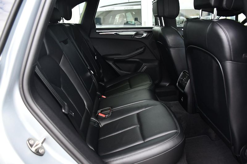 Porsche Macan S 3.0V6 260kW PANO - fotka 21 z 39