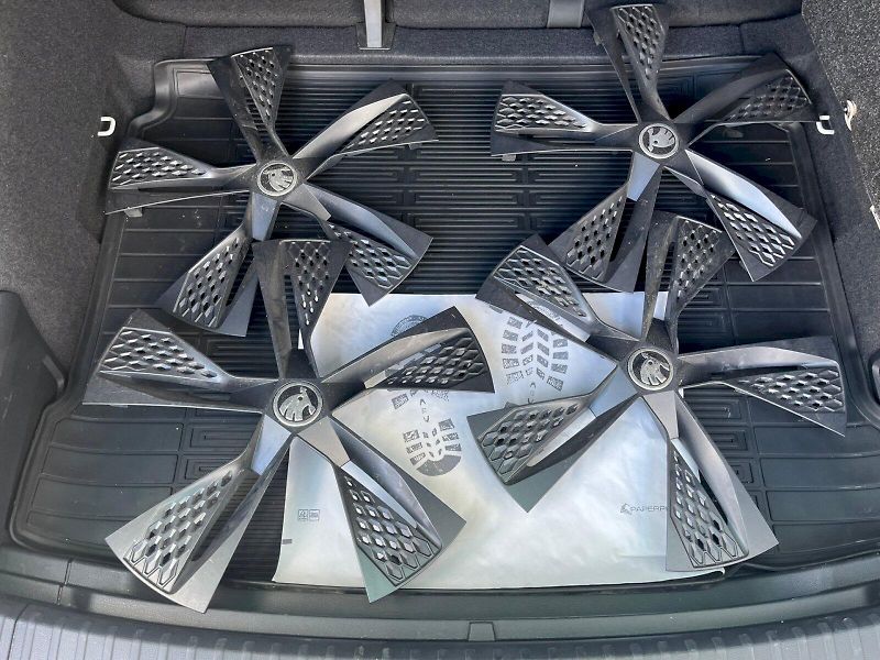 Škoda Karoq (2023) SPORTLINE TSI 1.5/110KW 6MP - fotka 16 z 35