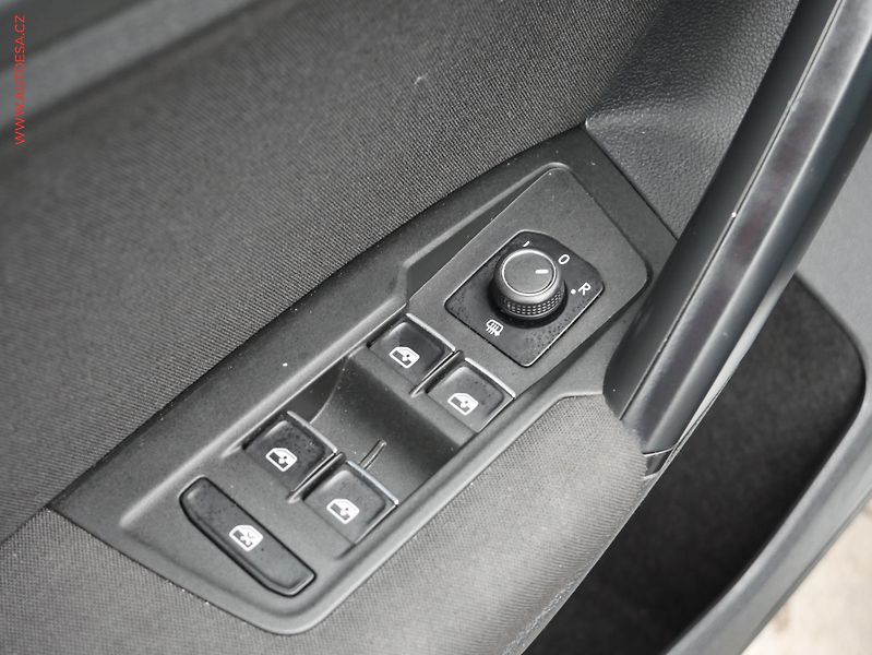 Volkswagen Tiguan (2017) 2.0 TDi, ČR, Comfortline - fotka 18 z 19