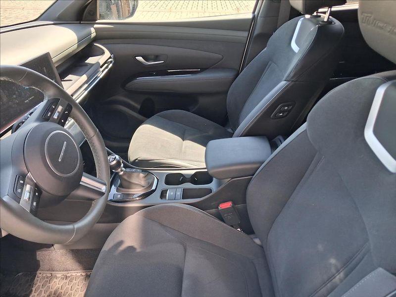 Hyundai Tucson 1,6   TGDI MT 20 YEARS LUXURY - fotka 8 z 11